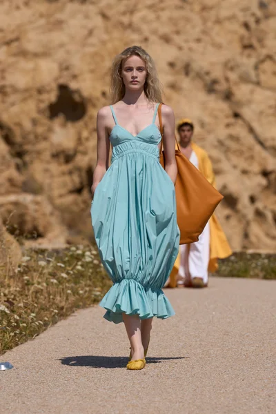 Look 5